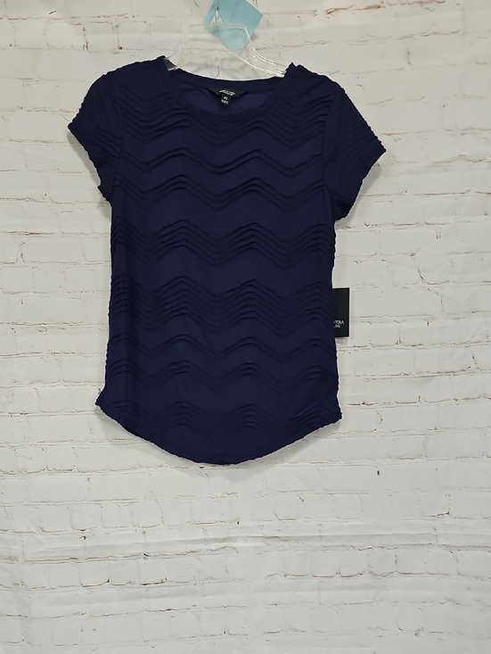 Simply Vera Vera Wang Tops - Simply Vera Vera Wang Navy Short Sleeve Textured Wave Top